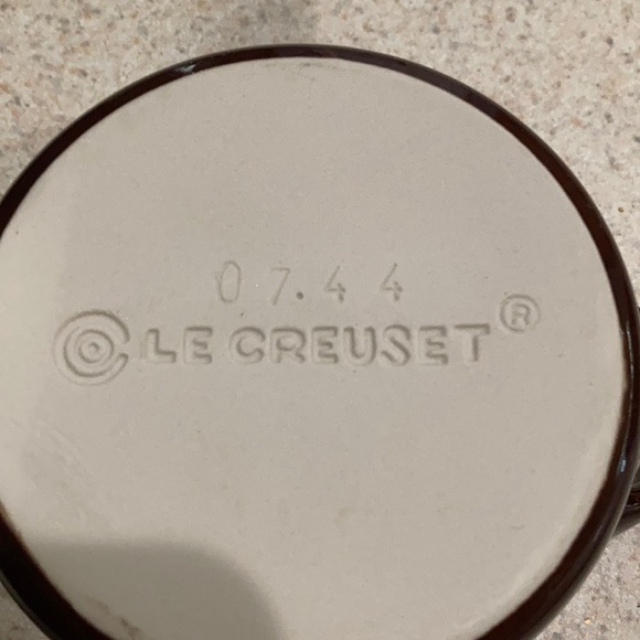 Le Cruset Stoneware Individual Casserole - Picture 2 of 3